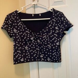 Navy floral cropped tee
